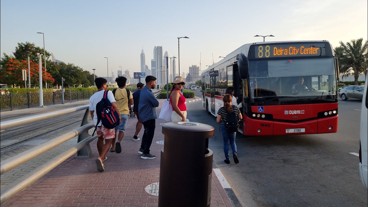 Dubai Scenic Bus Ride: Al Sufouh Tram Stn Bus Stop to Jumeirah 1 via Burj Al Arab, Jumeirah Beach Rd
