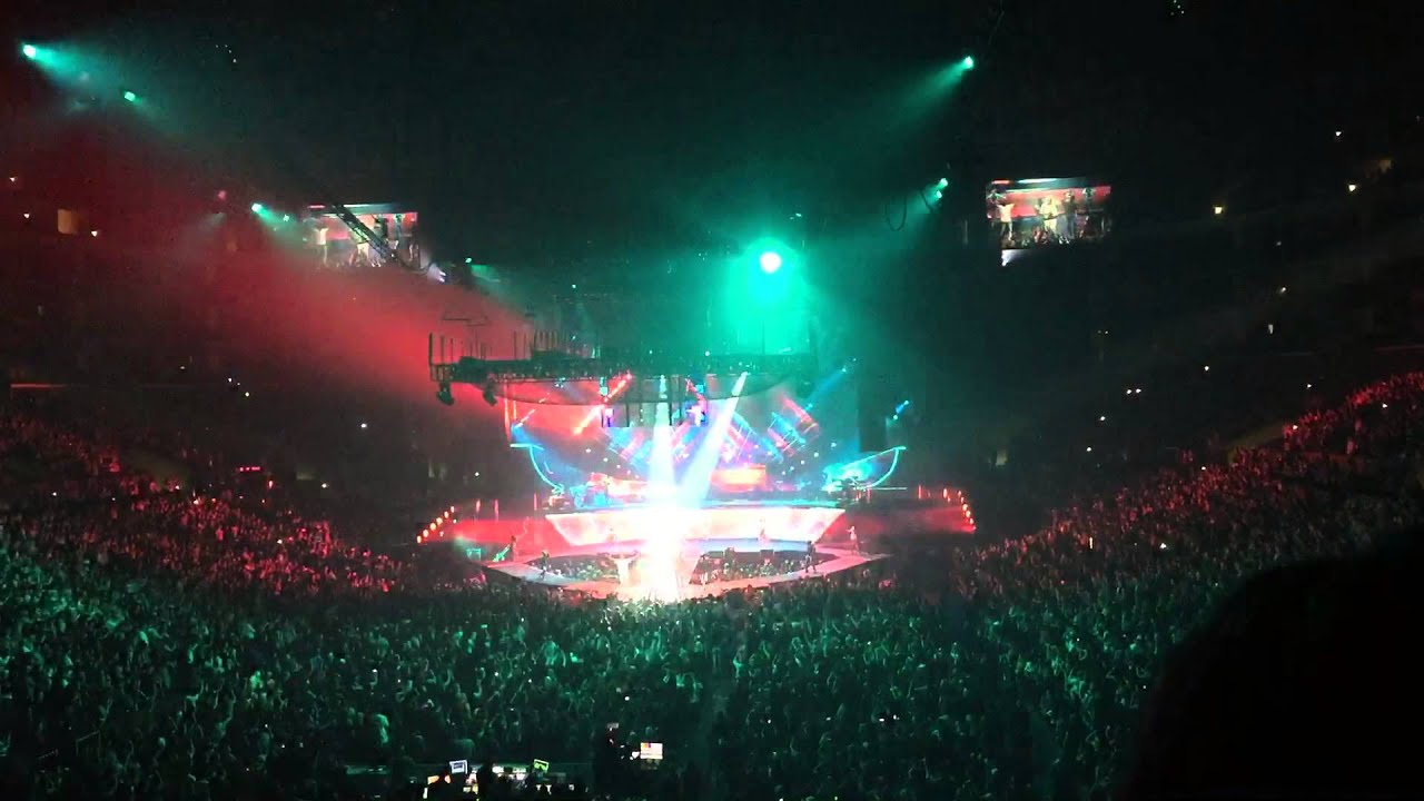 Justin Bieber- What Do You Mean Live