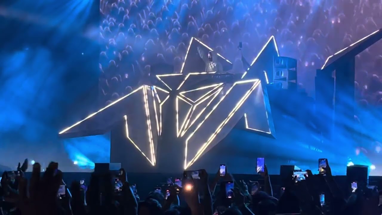 Alan Walker - Faded, live performance at Sunburn Arena, Ahmedabad