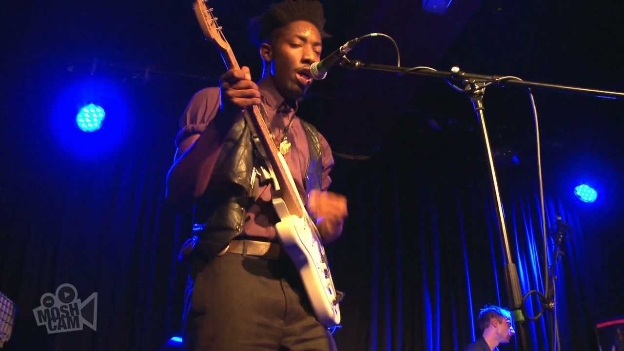 Eugene McGuinness - Thunderbolt (Live in London) | Moshcam