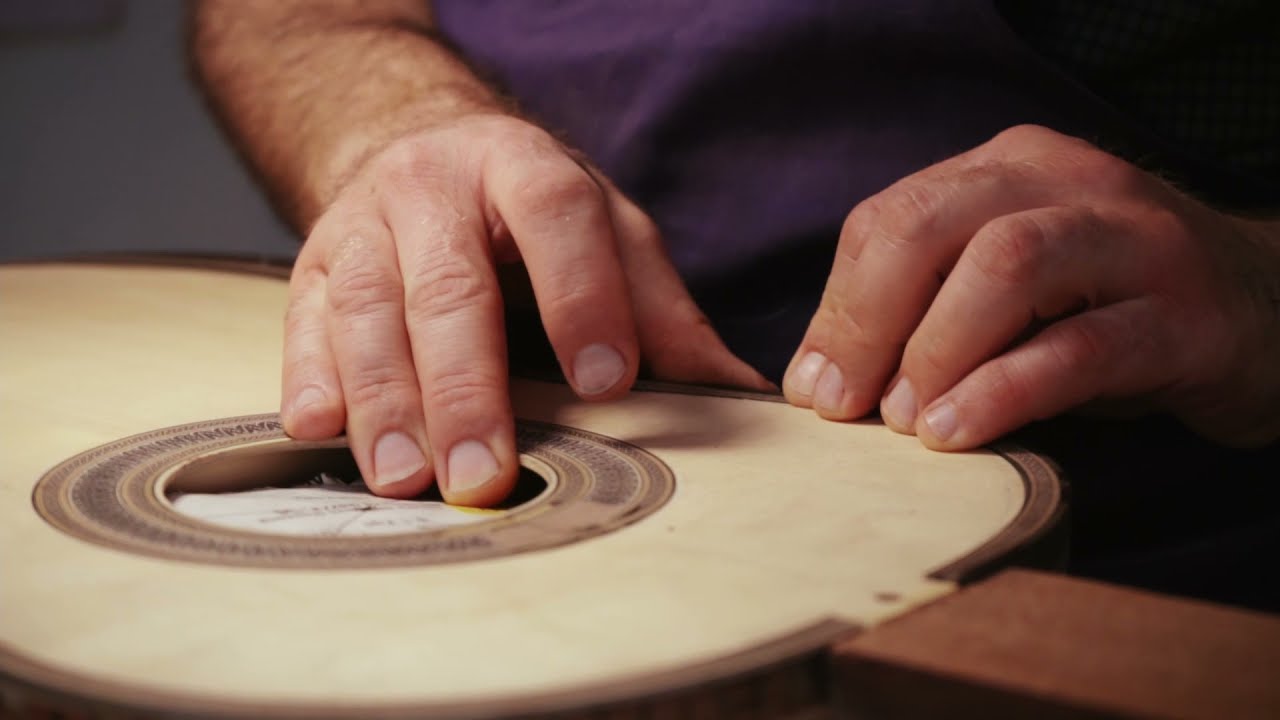 Andrea Dieci plays Fantasia by Roberto Gerhard on a Stanzione guitar