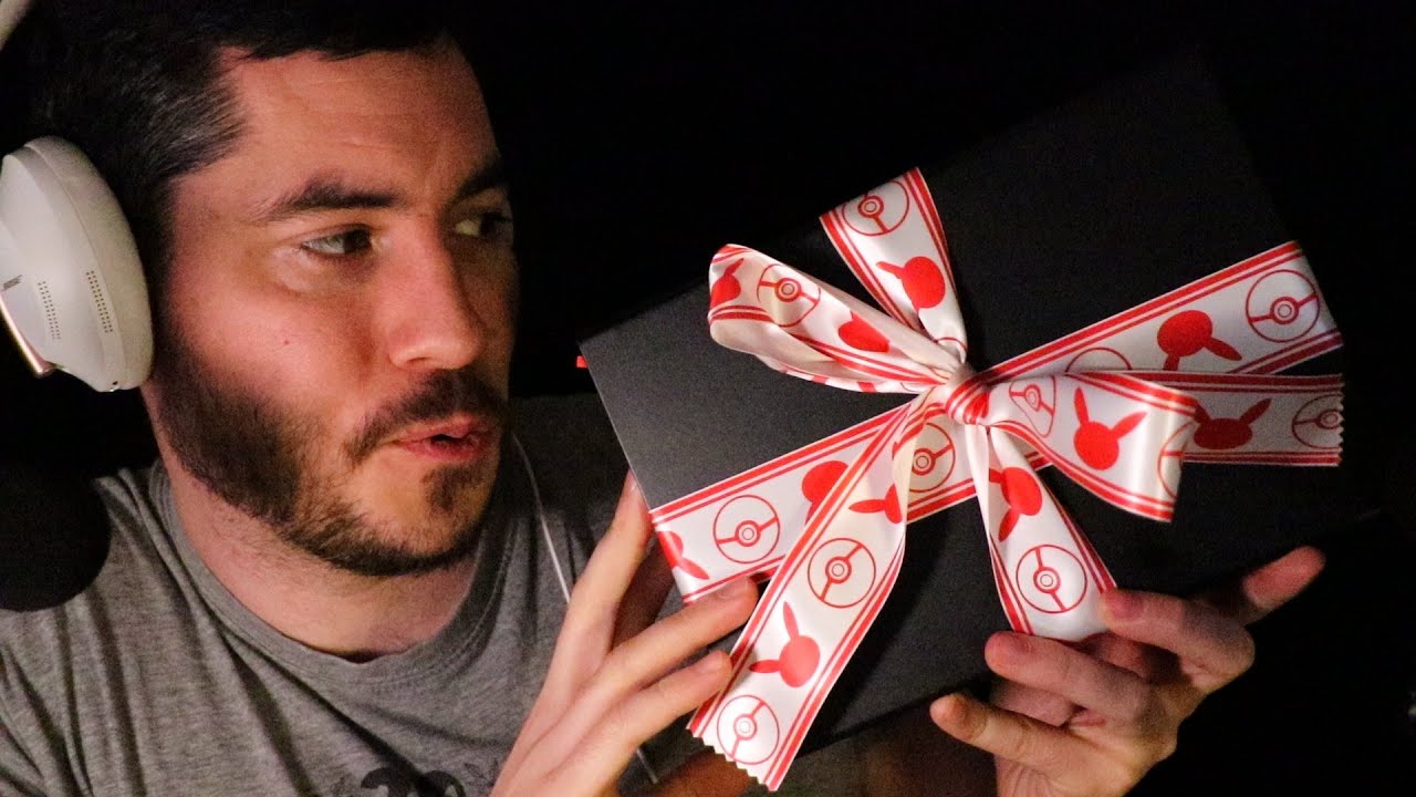 ASMR Le cadeau de Noel de la POKEMON COMPANY