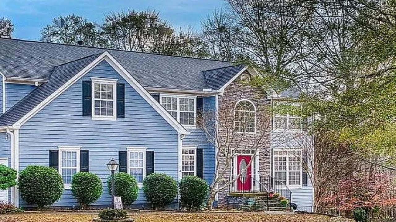 1003 Andover Drive, Hoschton, GA Presented by Catherine Borah.