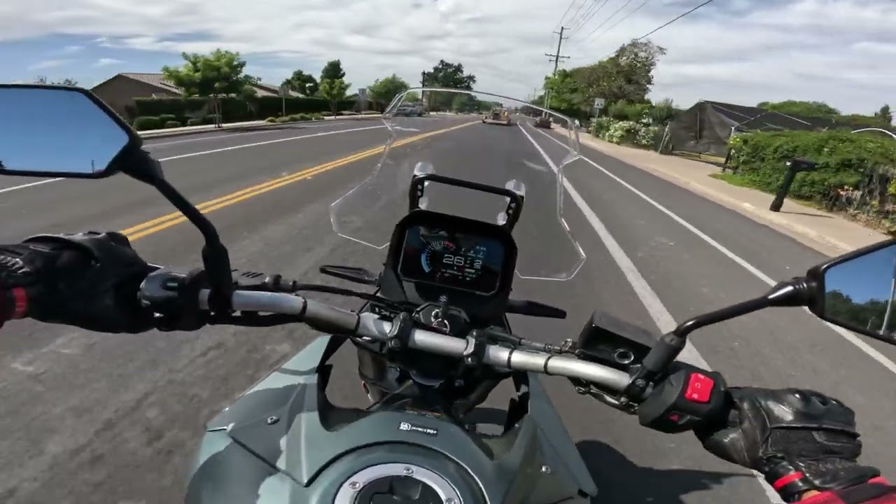 Suzuki VStrom 800 Yoshimura RS12 [Raw Audio]