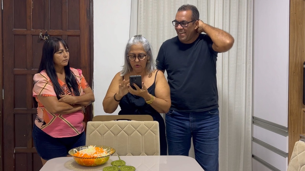 ELA ACHOU QUE ERA ROMANCE DE UM ESPANHOL❤❤❤