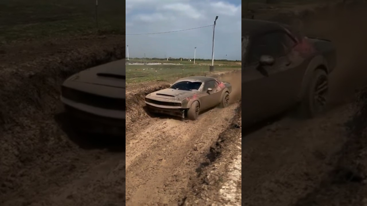 HELLCAT OFF ROAD 🔥 #hellcat #392 #srt #shorts #fyp #viral #thaileak