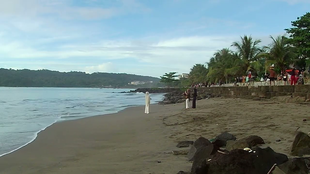 Pantai Timur Pangandaran 