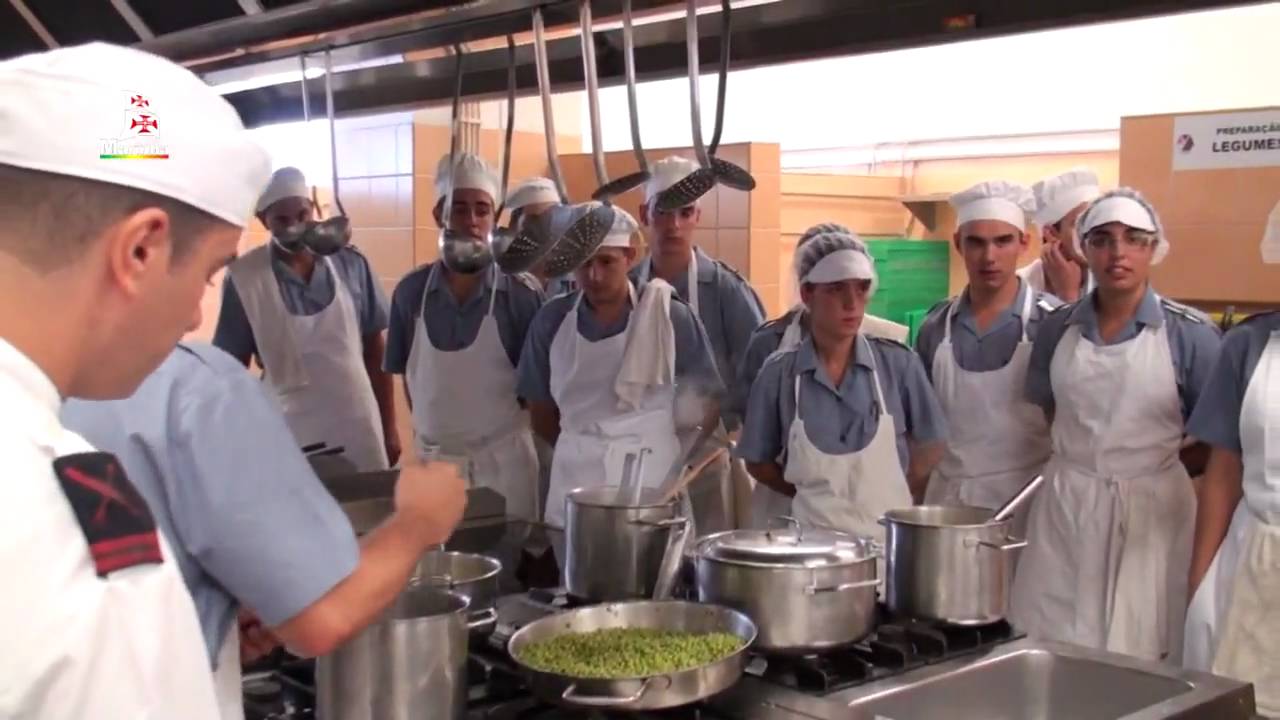 Visita do MDN à ETNA