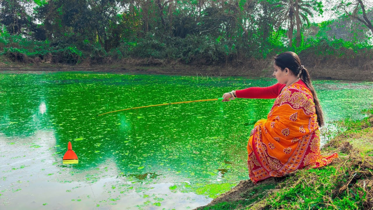 Fishing Video 🐟 || The skilled village girl collects money by fishing constantly || hook fishing