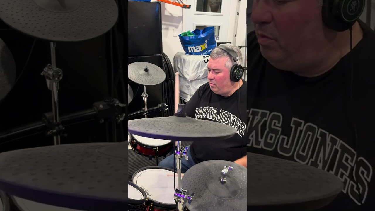Hotel drumless