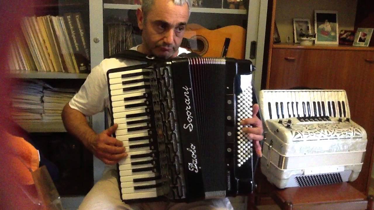 Diego Sedda, collauda la mia fisarmonica in un brano  