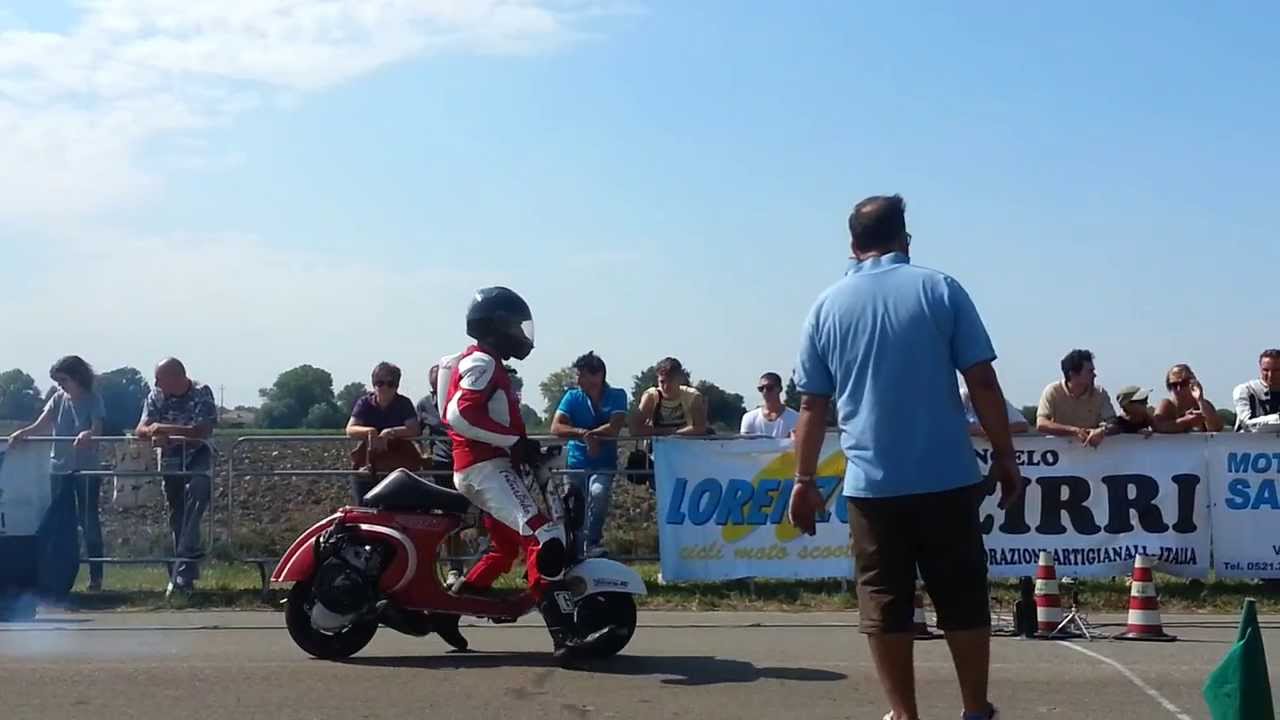 Campionato Italiano - Gara Accelerazione Vespa Beneceto (PR) 2013