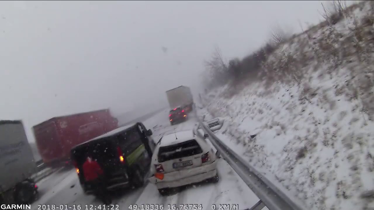 Hromadn&aacute; nehoda na D1 z pohledu řidiče kamionu