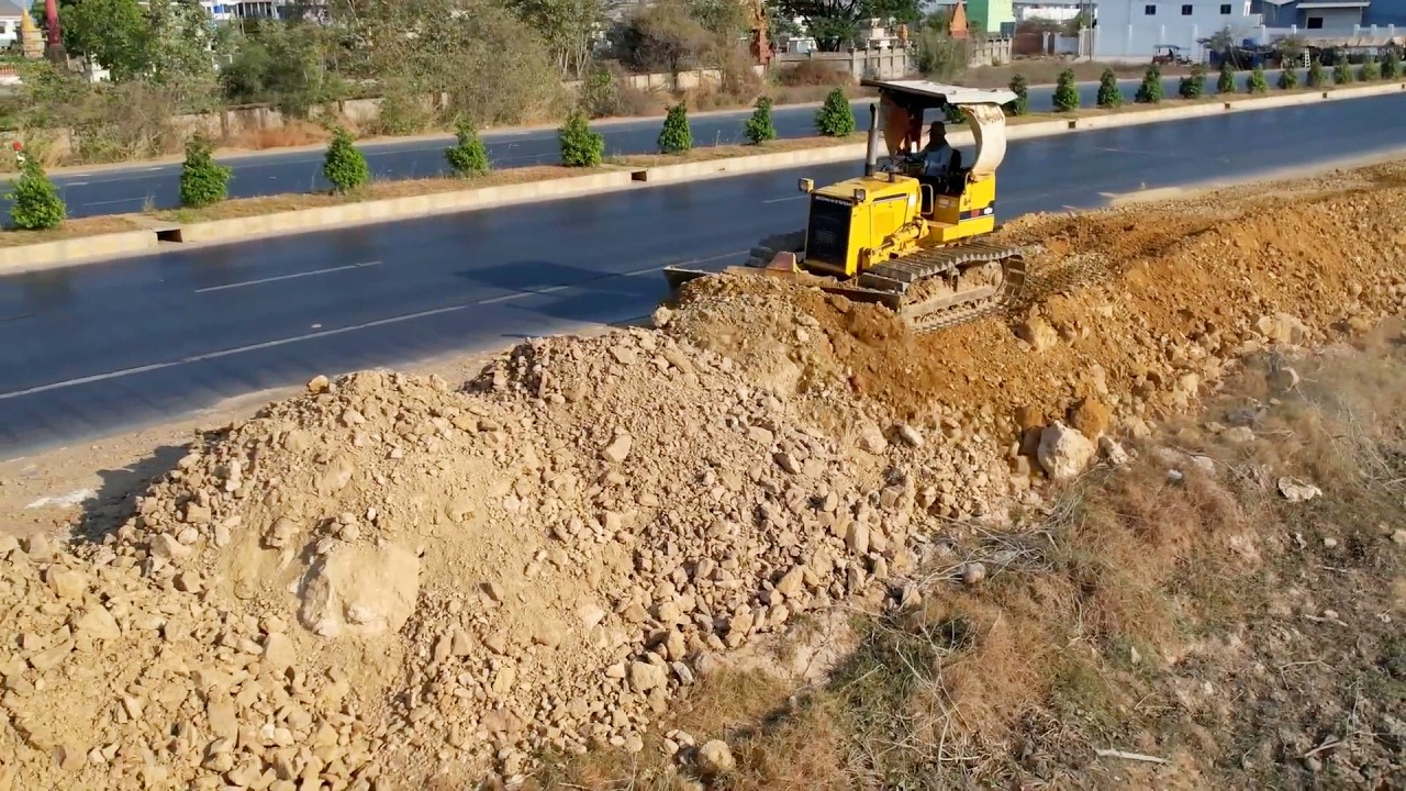 New Project Using KOMATSU D31P Bulldozer to Fill Land Taking Out the Trash & Handling Soil Fast