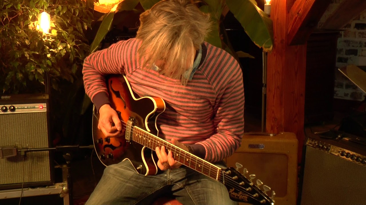 Hagström Viking from 1968 presented by Vintage Guitar Oldenburg and Tobias Hoffmann