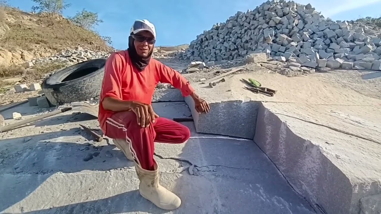 Quem corta pedra é assim uma semana tem outra não tem pedra solta 