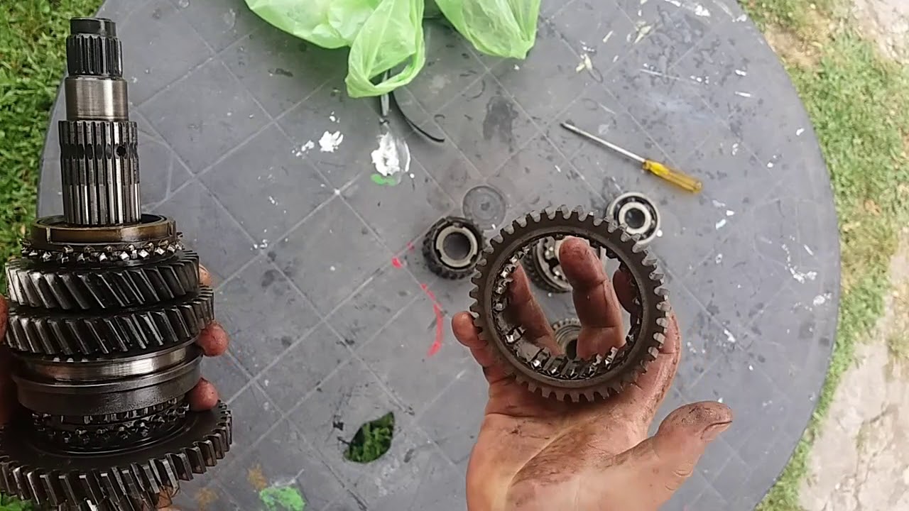 Caja de renault 11. Porque saltan los cambios como saber si los sincronizados funcionan. 2da parte