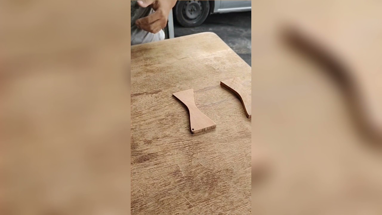 gravata no tampo de madeira (reforma)