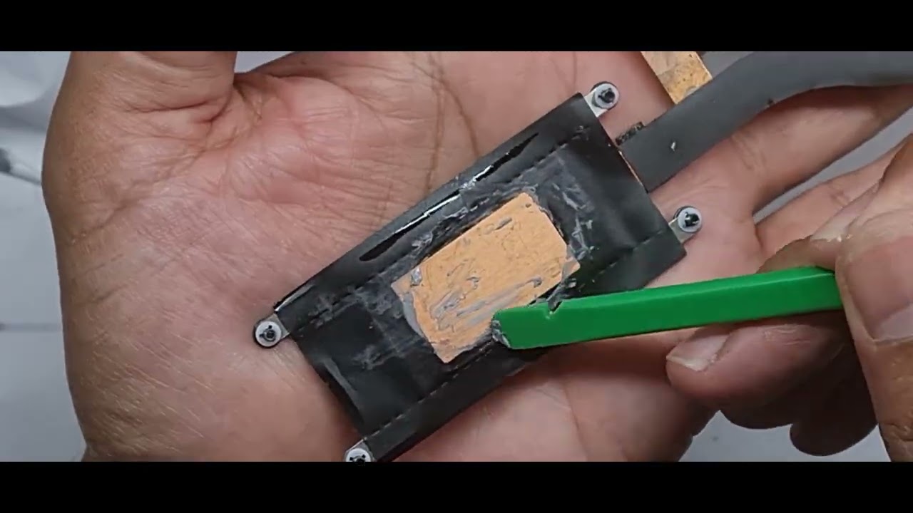 Lenovo Thinkpad T480 Single VGA: Figure of X Thermal Paste Application