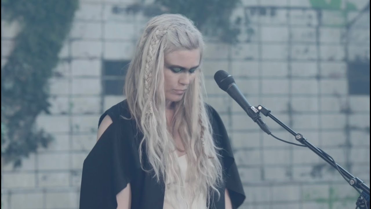 MYRKUR - Ella live at abandoned military camp