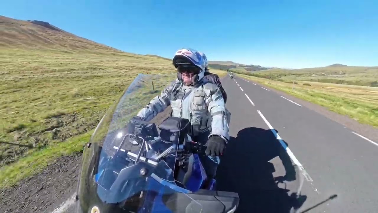 Rando moto en Bmw R1300 RT au Mont Dore le 11 10 25