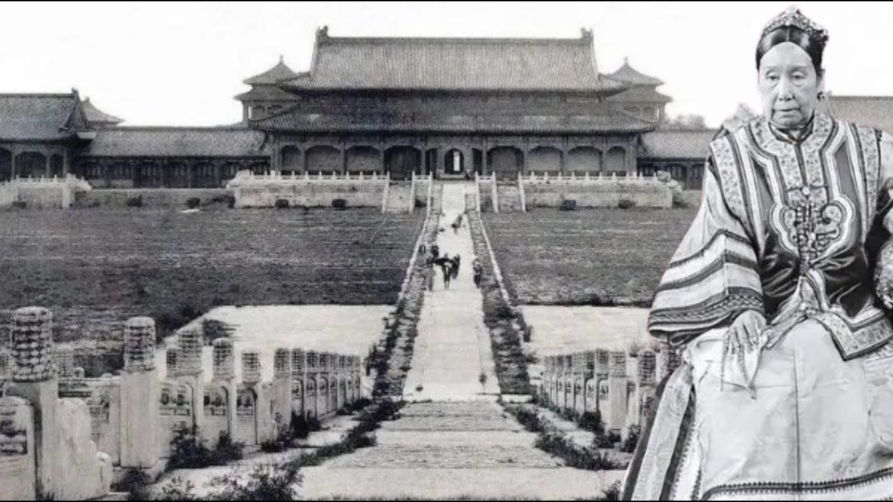 After Cixi & Guangxu fled, the Japanese record the "most authentic" appearance of the Forbidden City