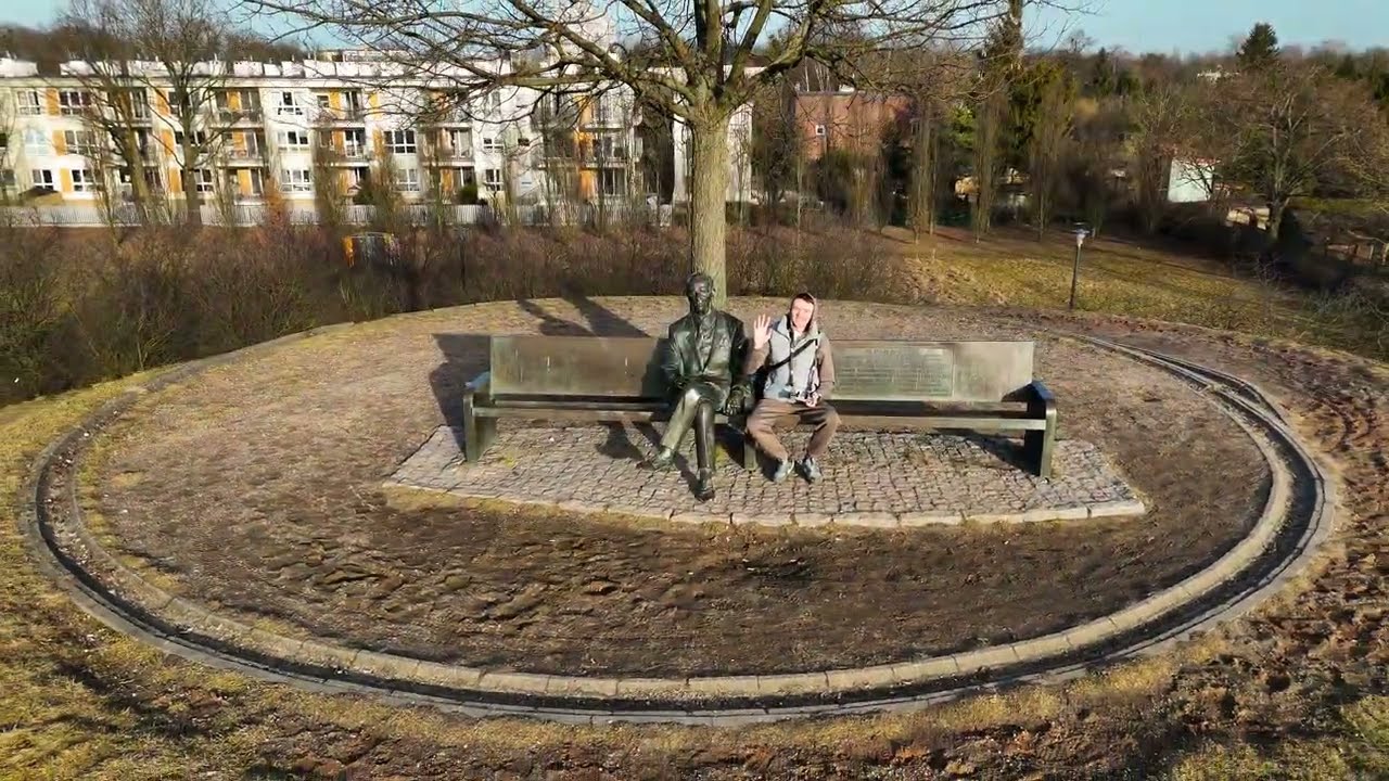 Park Ocalałych / Ławeczka Jana Karskiego