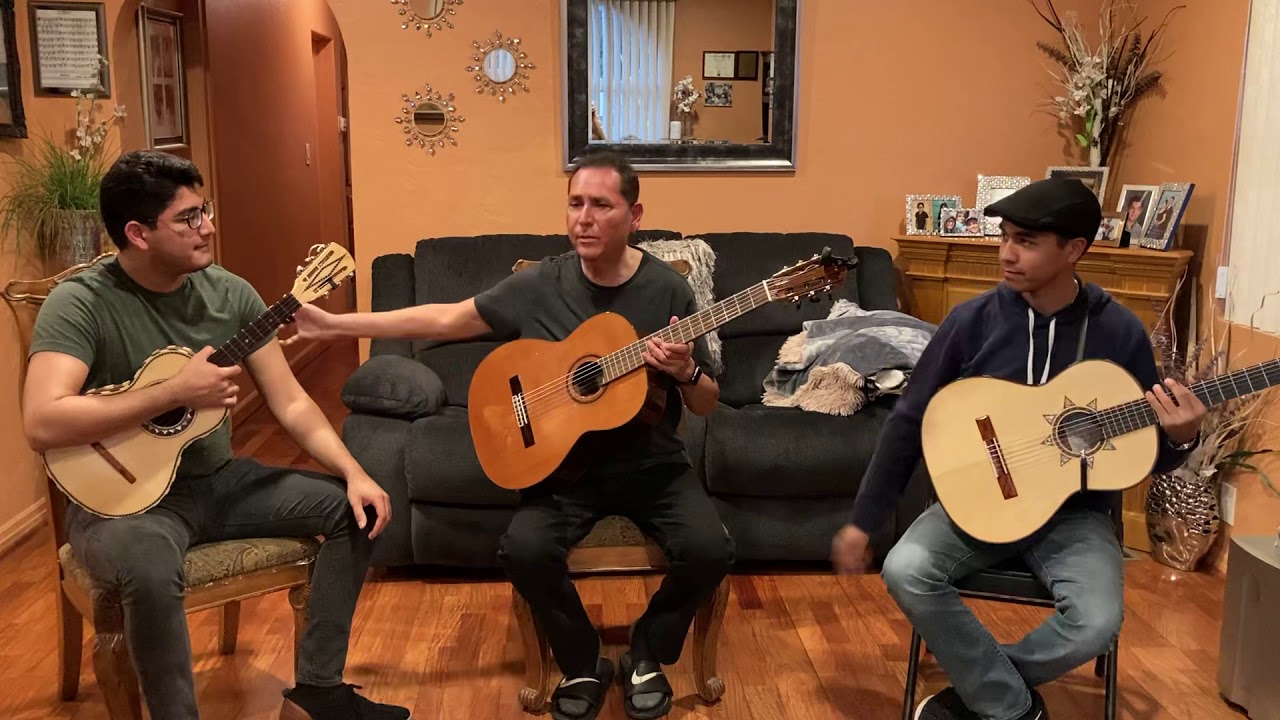 Tocando el son del Cihualteco