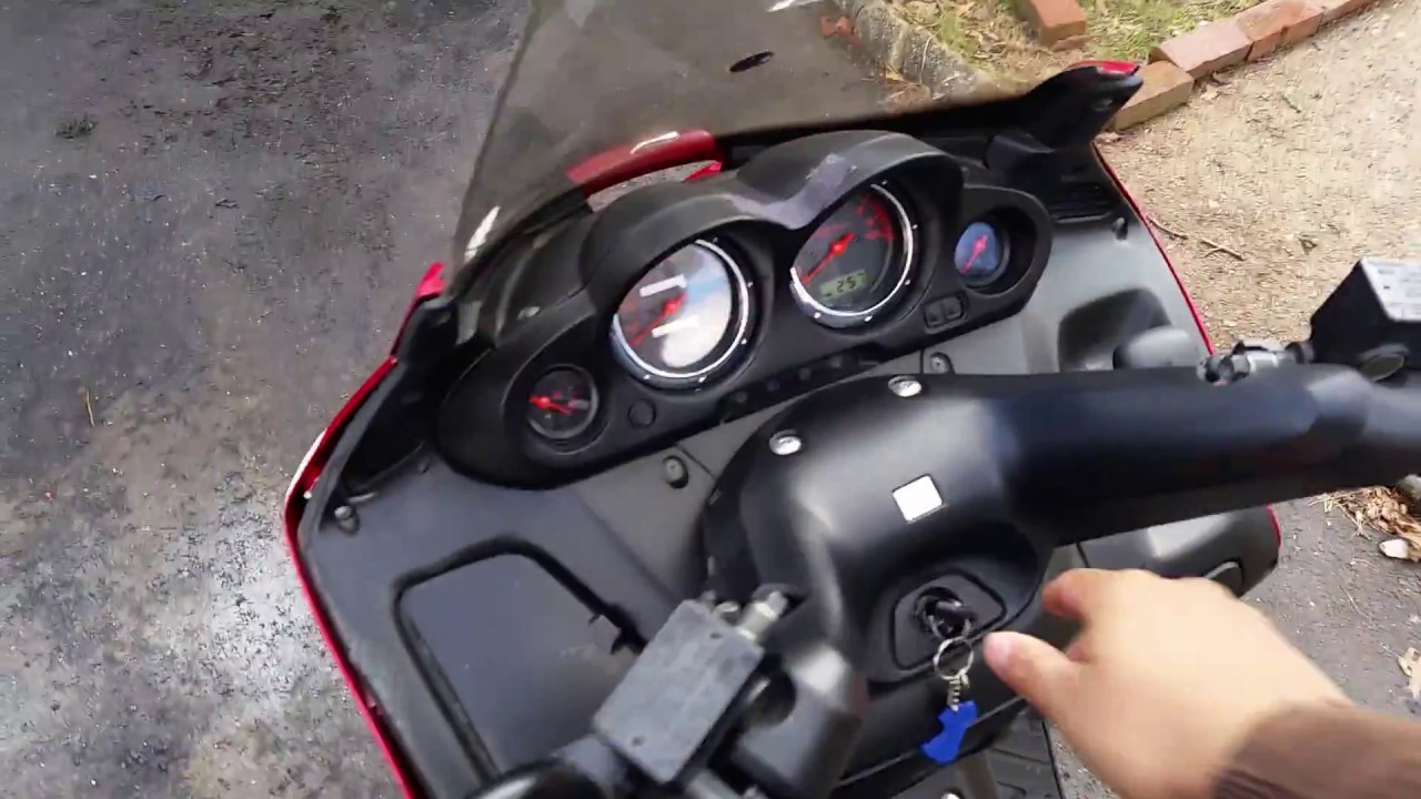Обзор и быстрая поездка на Honda Reflex.