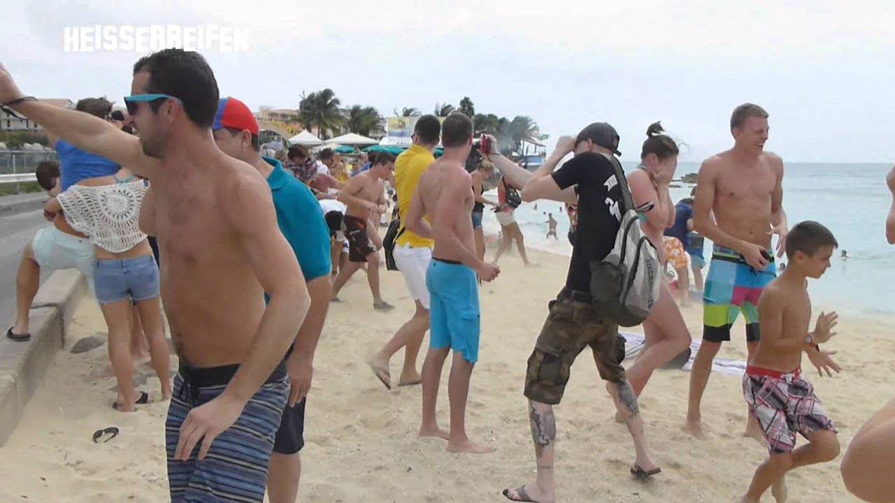 St. Maarten SXM - jet blast hits people on the Maho Beach - Insel Air :)