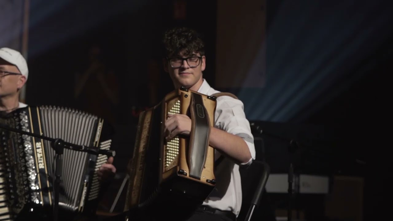 GŠ Lipičnik 30let harmonike venček ljudskih