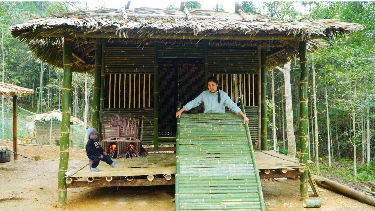 Renovating a Dilapidated Old Bamboo House – A Single Mom Creates Many Surprising Changes Here