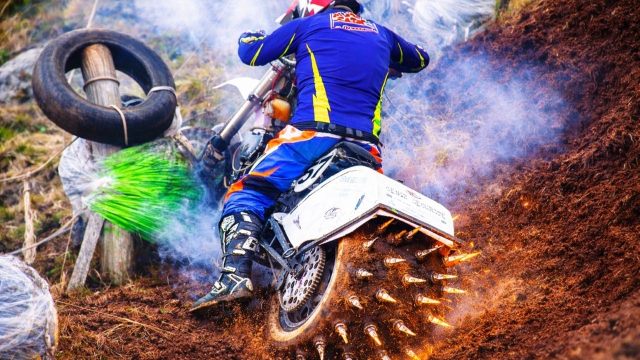 The Impossible Hillclimb &ndash; Motorcycles Fighting Tooth and Nail in La Bresse