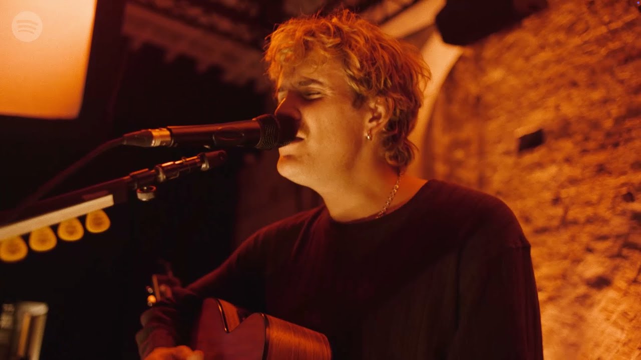 Spacey Jane - Falling Apart (Live at Spotify Turn Up Aus)