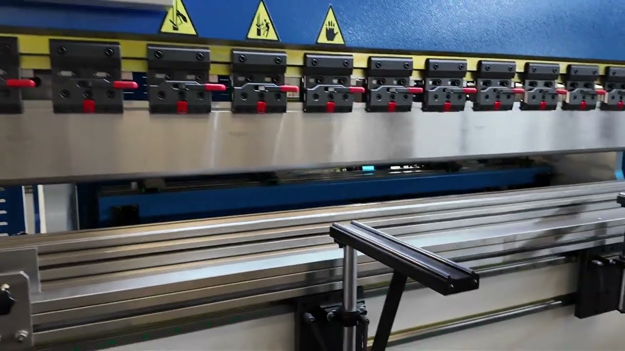 175T 3200 DA53TX 6+1 axis press brake