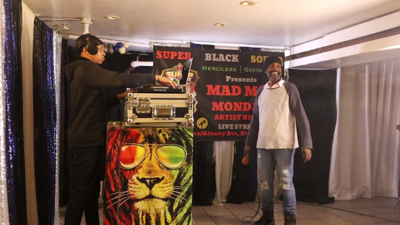 Mad Mad Monday(E p54):Rasta  it cold outside  #superblack #reggae