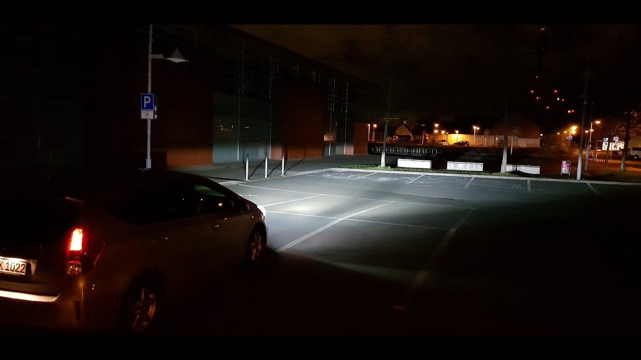 ЛЕД Лампы в  Тоёта Приус + ALPHA в линзованные фары