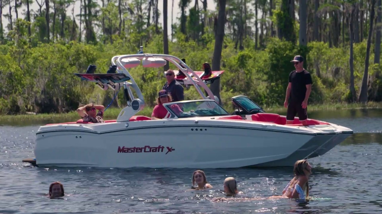 2019 MasterCraft XStar - Review, Test Drive & Wakes