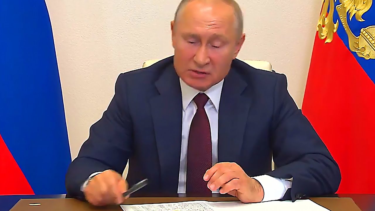 Путин бросил ручку на стол