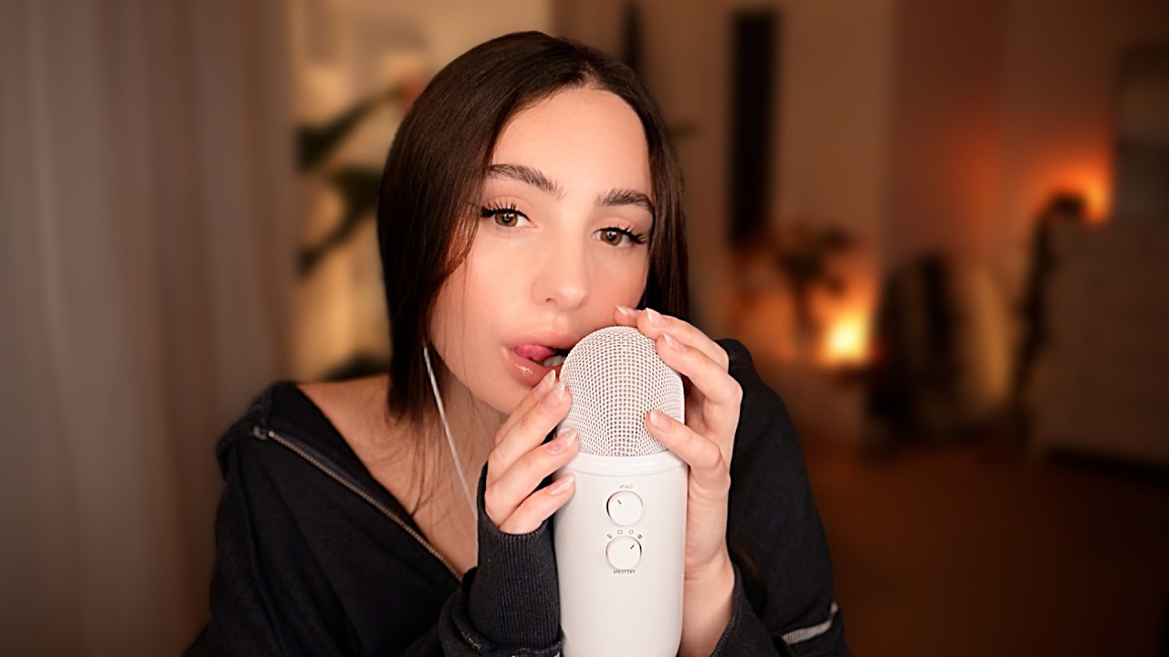 ASMR wet Mouth Sounds 👄 Cupped for Intense Tingles ✨ No Talking 🤫 Very Relaxing 💆‍♀️