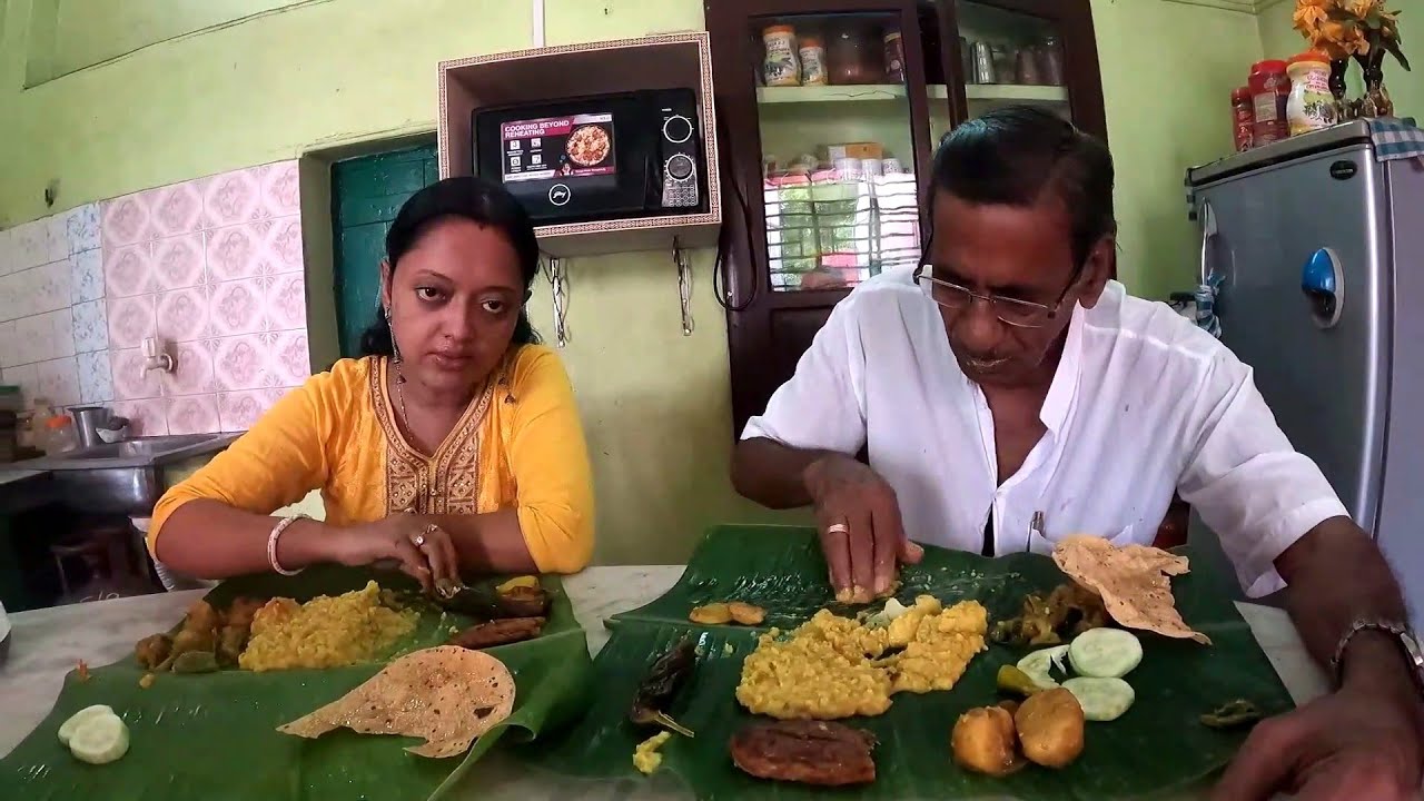 Sasur Boumar Eksathe Lunch | Special Vishwakarma Pujo Menu | Khichuri | Labra | Alurdum