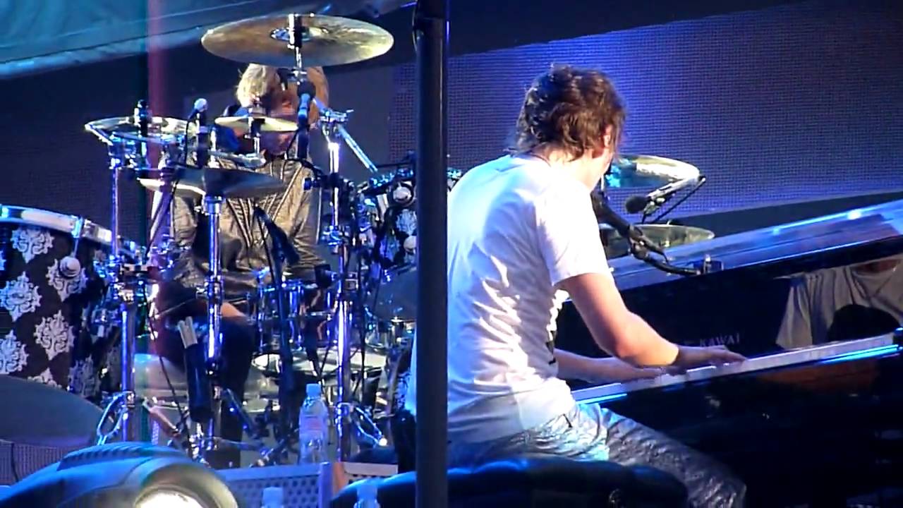 I Belong To You, Muse @ Stade de Suisse, 2/6/2010