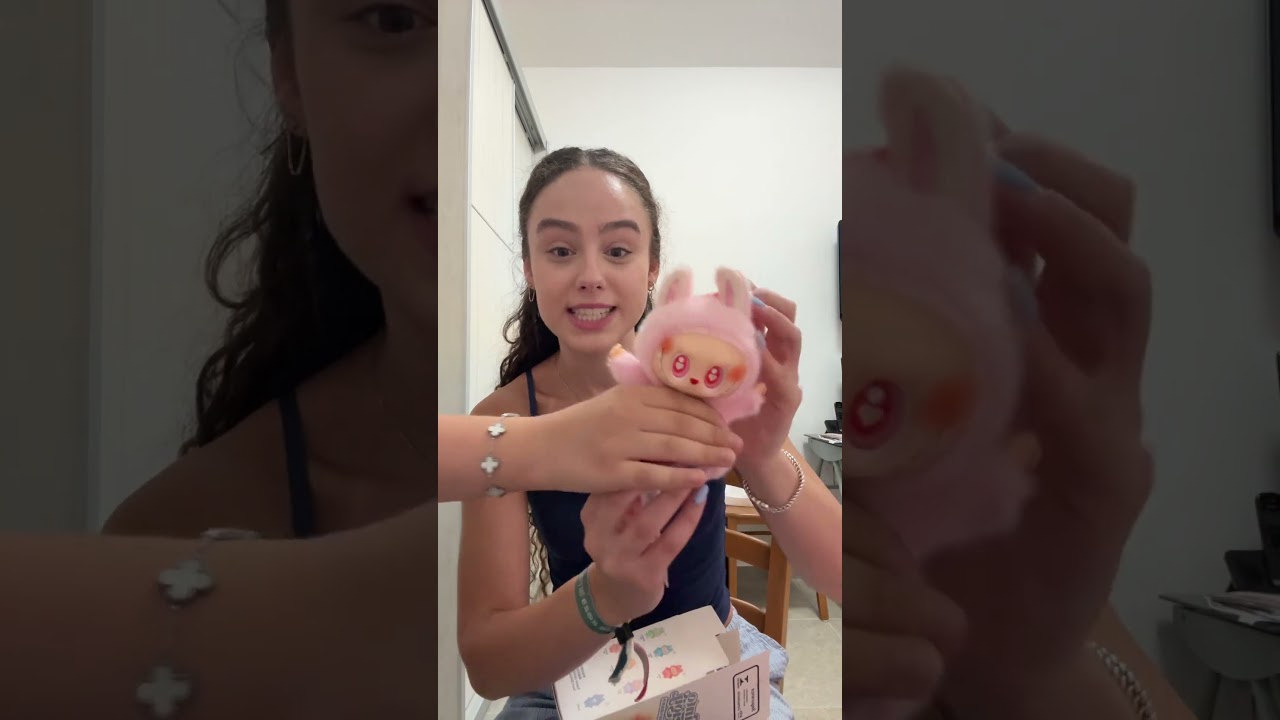 בואו נפתח יחד בובת לבובווו🌸 חפשו אותי בטיקטוק ובאינסטגרם Shelly.vsn #labubu #sister