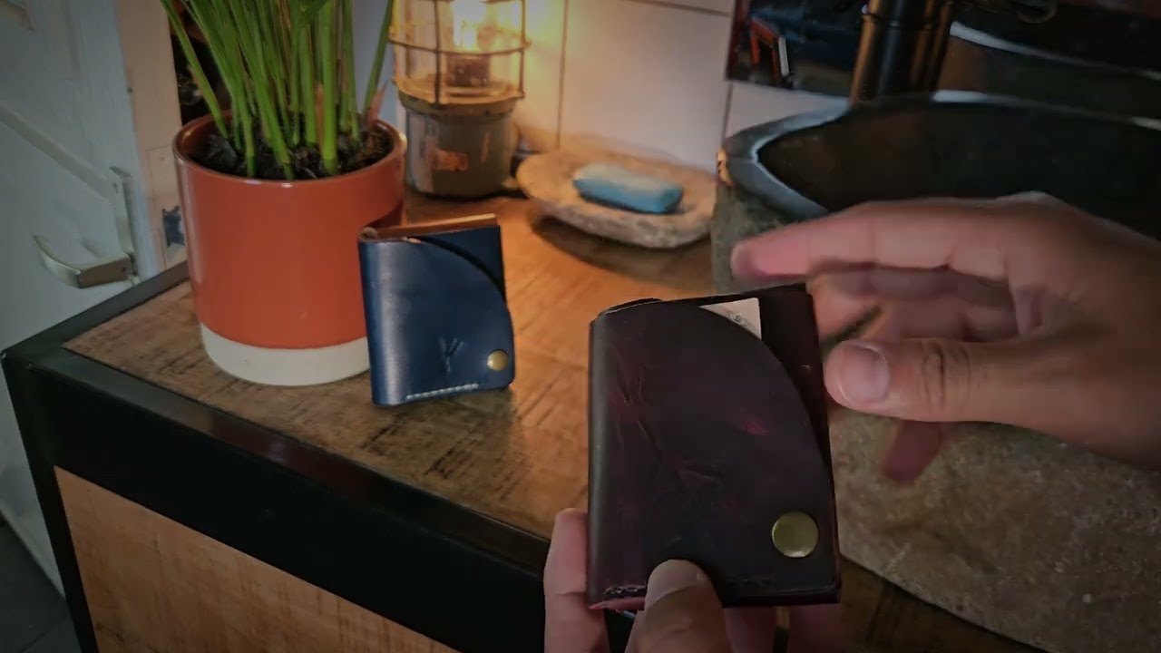 I made a MINI version of my top Seller wallet. Utila 2.0 MINI