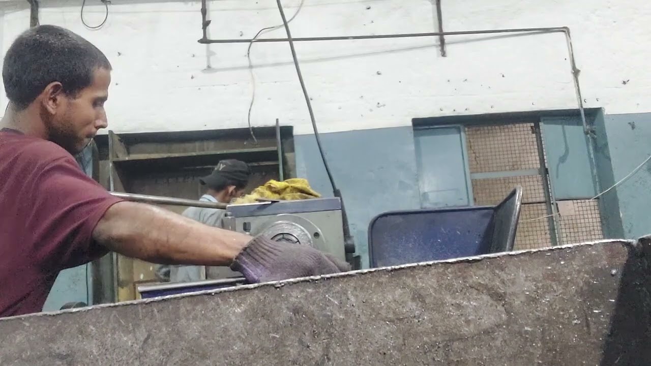 Volt man lock Lagaya ja raha hai 