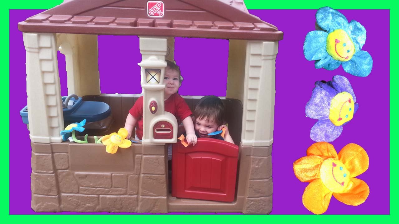 Step2 Cozy Cottage Neat and Tidy II Outdoor/Indoor Playhouse