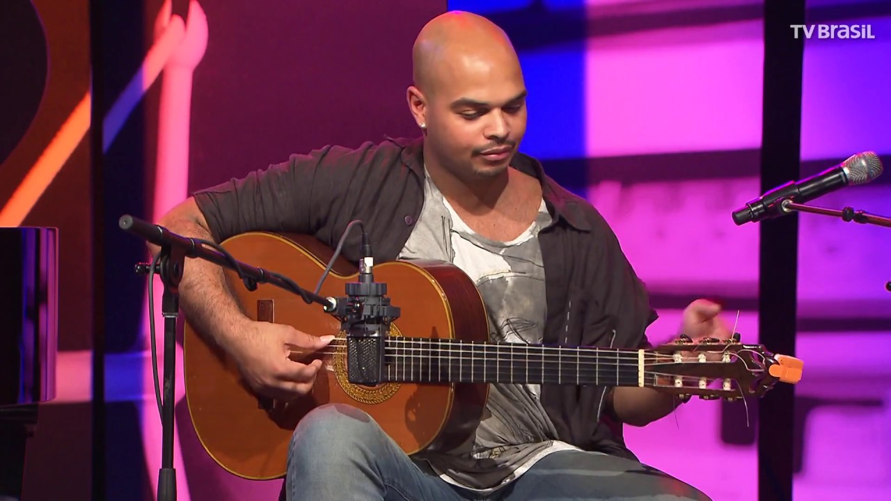 Marcel Powell apresenta o show 