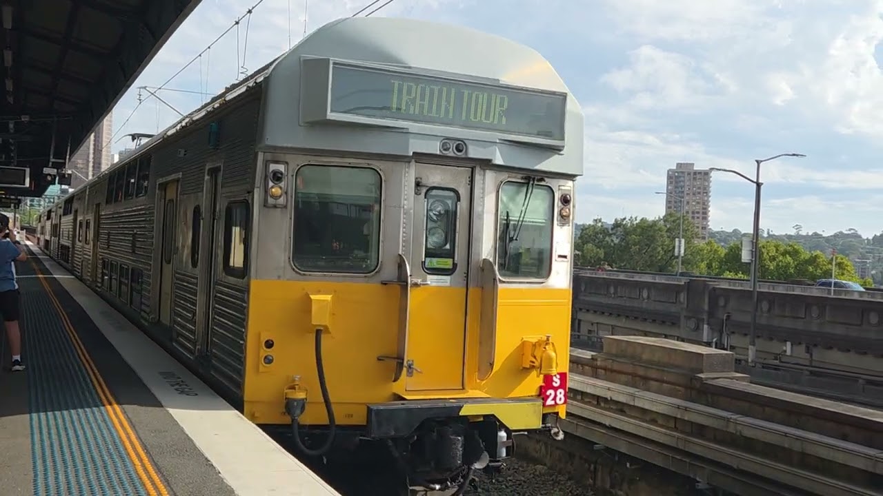 S-28 slowly passing Milsons Point for the Vintage Tram Tour.