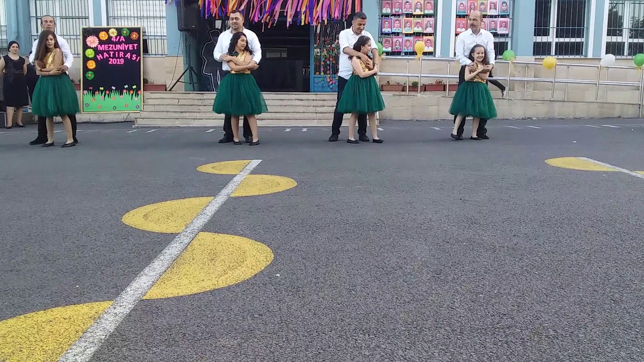 bana bir masal anlat baba şarķısı dans gösterisi