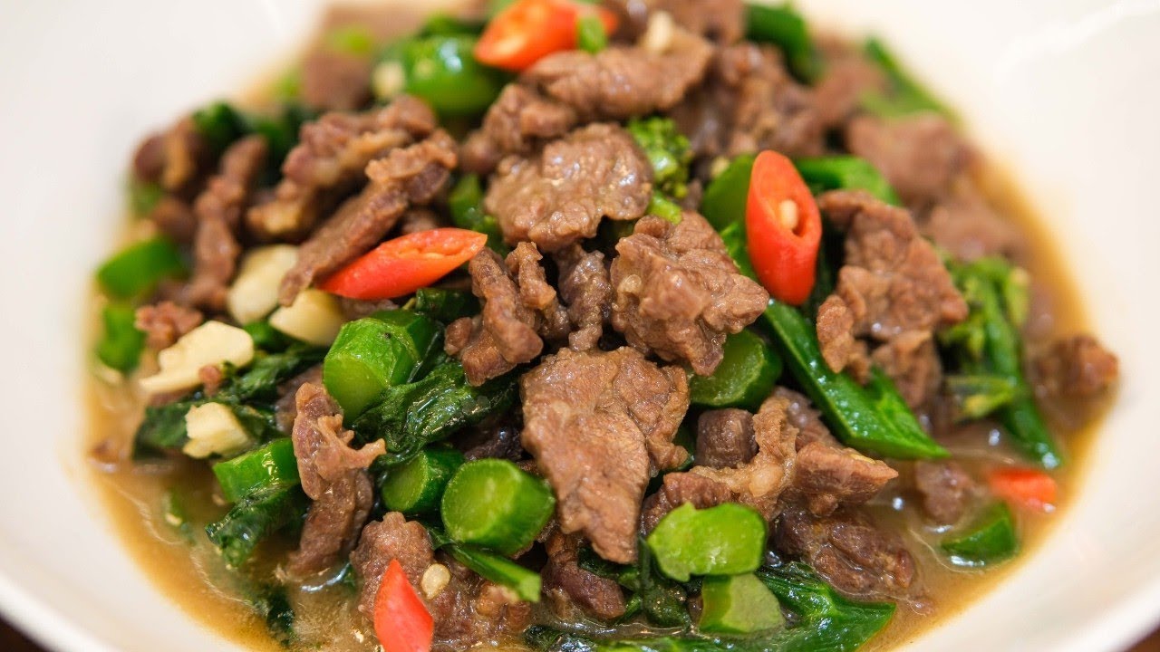 Chinese Beef and Broccoli Stir Fry Over Rice &ndash; With Luscious Gravy!